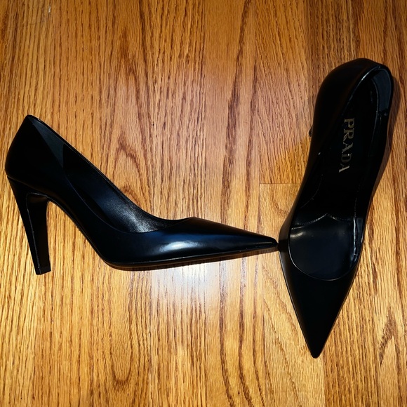 Prada Leather Pointy-Toe Pump in Black - Picture 3 of 10